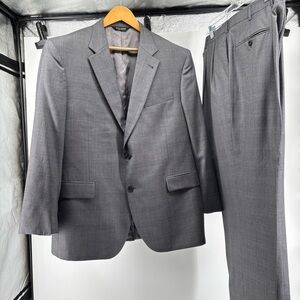 Jos. A. Bank signature Classic Gray Men's Suit wool/silk blend 44R